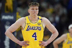 还是不行！克内克特12分钟3中1拿2分2板 正负值-7全队最低