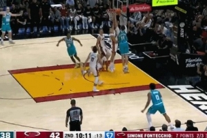 能扣就得扣！黄蜂34号秀卡尔克布伦纳吃饼 隔扣+扣翻丰泰基奥！