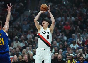 王仕鹏：比赛日赛前只吃点香蕉和喝咖啡 比赛打完才真正吃晚饭