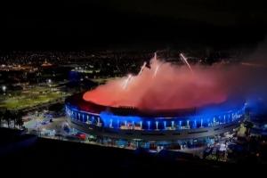 硝烟弥漫堪比战争！解放者杯半决赛竞技队超燃主场，能见度不足5m