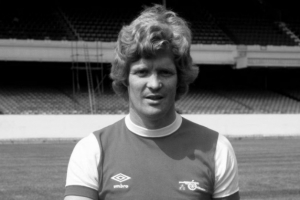 阿森纳名宿威利-扬去世，享年73岁