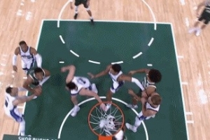 不给机会！拉文切掉字母哥篮板&雄鹿错失绝平机会