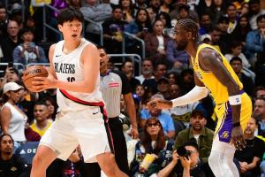 拓记：杨瀚森下放两天是去训练 计划周一回归打湖人！